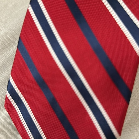Brooks Brothers Silk Neck Tie Diagonal Stripes Red Navy - Picture 2 of 3